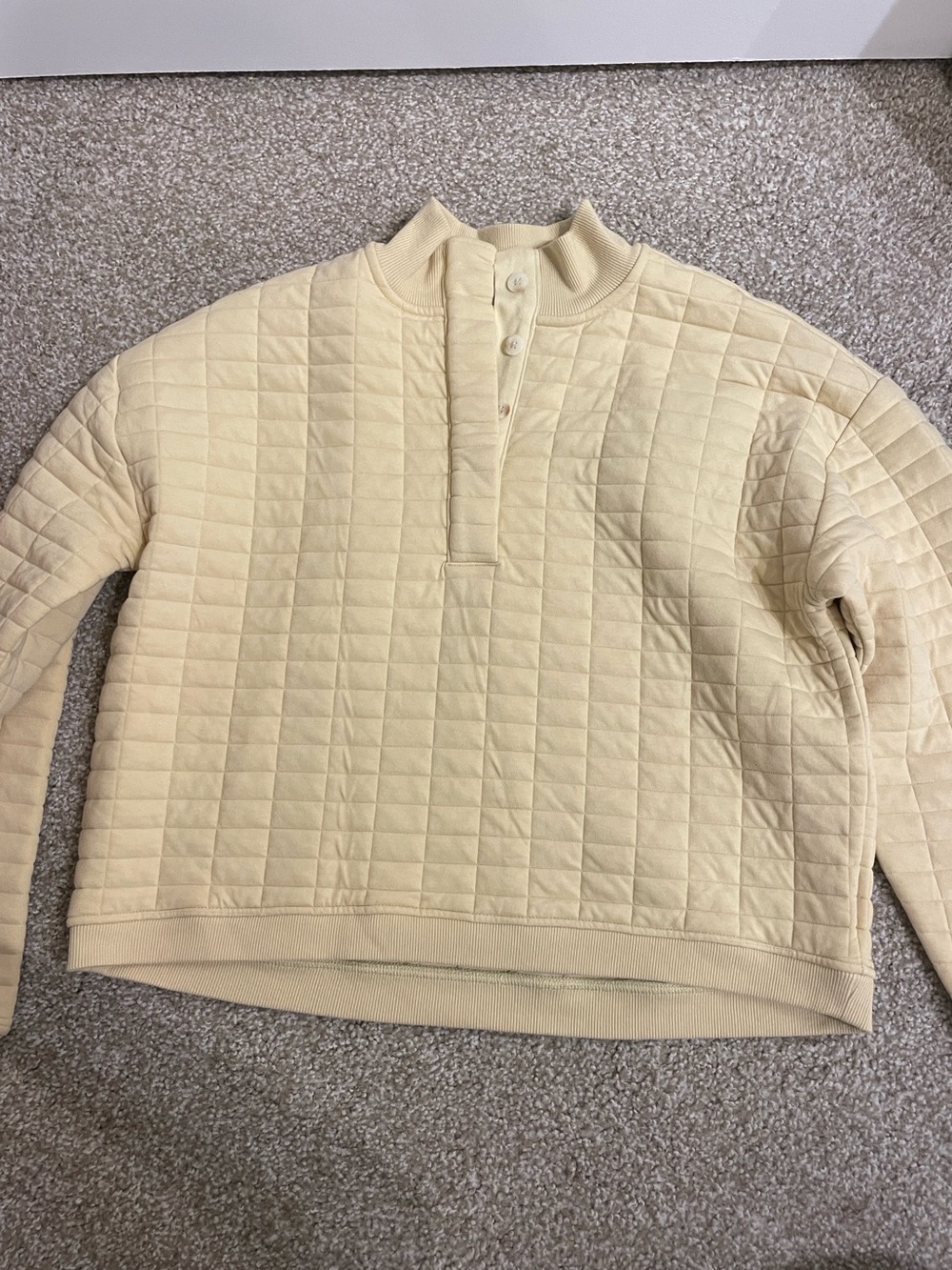 CALIA by Carrie Underwood Quilted Turtleneck Button up Sweater in Pale Yellow